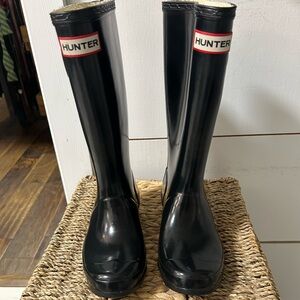 Hunter Original Kids Gloss black boots. NIB SIZE 2 boy 3 girl. W24991